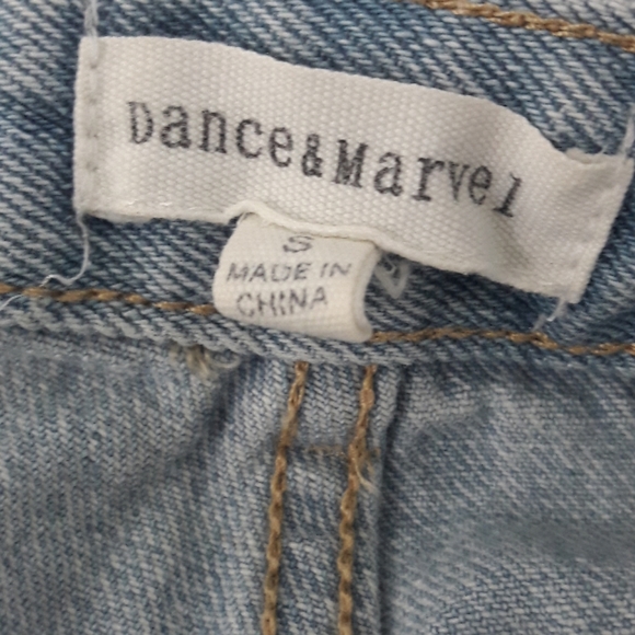 Distressed Jean Short - Picture 7 of 7